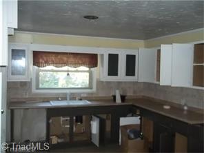 805 Hendrix St, High Point, NC 27260 photo 3