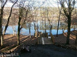 106 Mcgee Ct, King, NC 27021 photo 3
