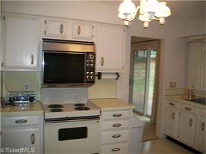 1135 Gatehouse Rd, High Point, NC 27262 photo 6