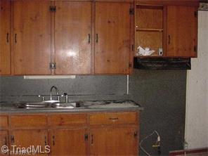 116 Maple Ave, Thomasville, NC 27360 photo 3