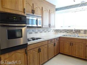 1410 Coventry Rd, High Point, NC 27262 photo 4