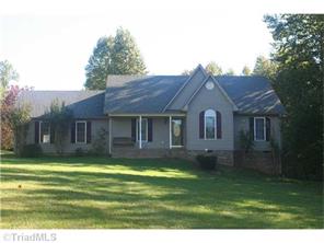 287 Simmons, Pilot Mountain, NC 27041 photo 1