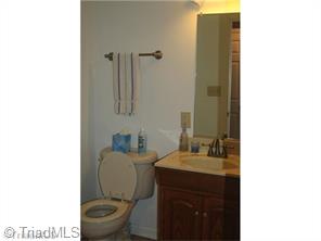 287 Simmons, Pilot Mountain, NC 27041 photo 9