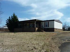 6811 Twin Oaks, Trinity, NC 27370 photo 1