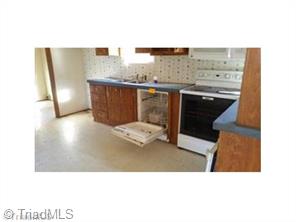 355 Hopper Rd, Mayodan, NC 27027 photo 3