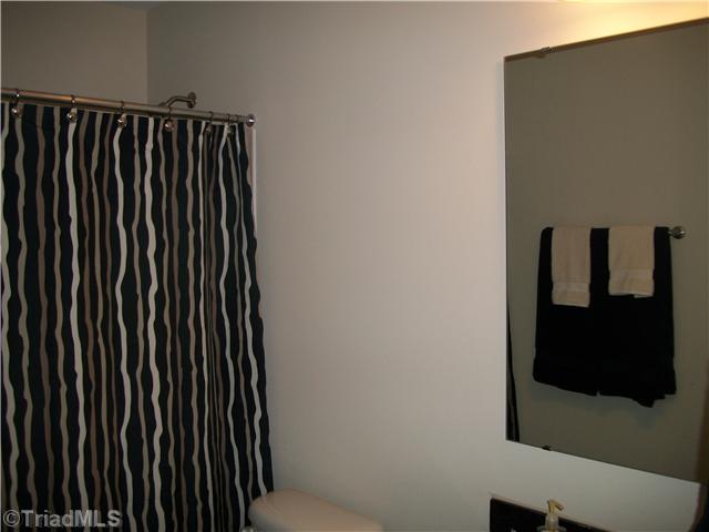 6727 Planters Dr, High Point, NC 27265 photo 8
