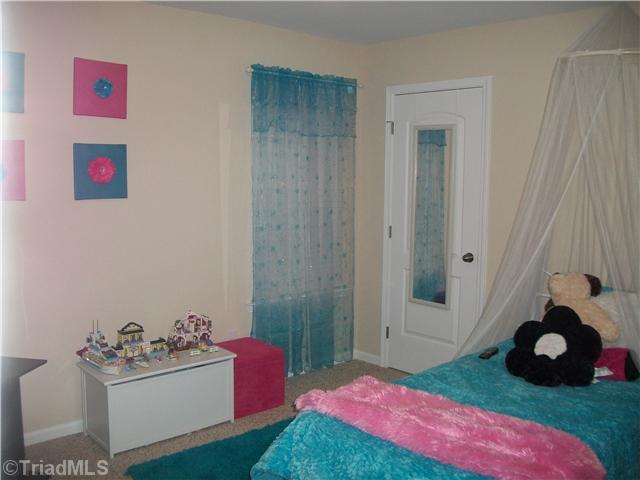 6727 Planters Dr, High Point, NC 27265 photo 9