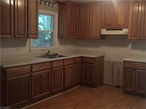 237 Cherry Hl, Pilot Mountain, NC 27041 photo 8
