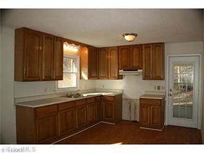 237 Cherry Hl, Pilot Mountain, NC 27041 photo 7
