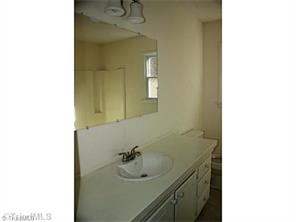 237 Cherry Hl, Pilot Mountain, NC 27041 photo 10