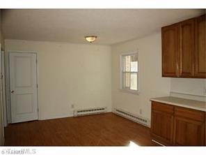 237 Cherry Hl, Pilot Mountain, NC 27041 photo 9