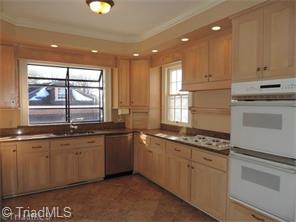 607 Colonial, High Point, NC 27262 photo 7