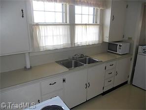 413 E Atkins St, Dobson, NC 27017 photo 9