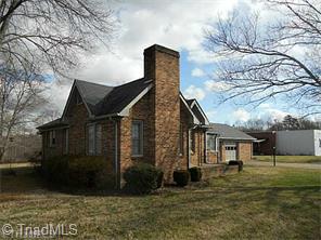 413 E Atkins St, Dobson, NC 27017 photo 5