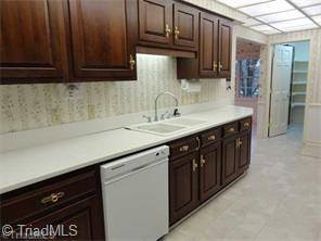 1303 Gilbrook Ct, High Point, NC 27262 photo 6
