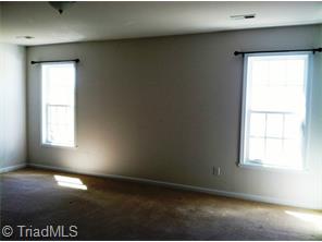 661 Chas Ct, High Point, NC 27265 photo 3