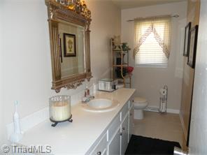 5124 Dock Davis Rd, Clemmons, NC 27012 photo 9