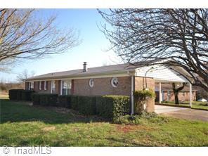 6121 Unity St, Thomasville, NC 27360 photo 1