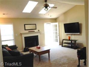 306 Stapleton Way, High Point, NC 27265 photo 2