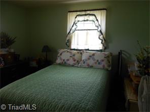 816 Pinecroft St, High Point, NC 27260 photo 6