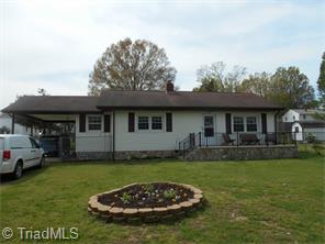 816 Pinecroft St, High Point, NC 27260 photo 2