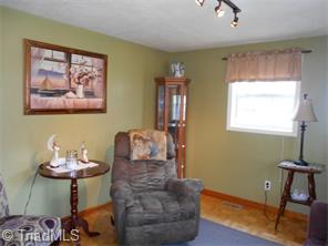 816 Pinecroft St, High Point, NC 27260 photo 5