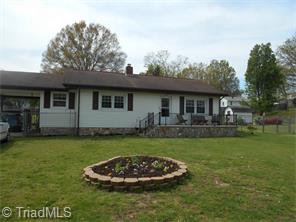 816 Pinecroft St, High Point, NC 27260 photo 1
