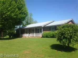 876 Lakeview Dr, Dobson, NC 27017 photo 2