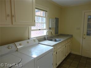1608 Heathgate Pt, High Point, NC 27262 photo 20