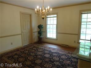1608 Heathgate Pt, High Point, NC 27262 photo 4