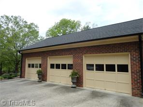 1608 Heathgate Pt, High Point, NC 27262 photo 2