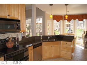 237 Broadmoor Dr, Advance, NC 27006 photo 5