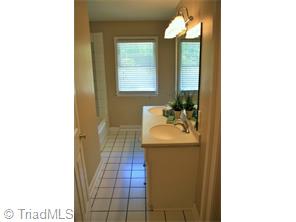 1401 Chestnut Dr, High Point, NC 27262 photo 16
