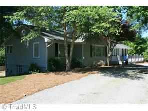 1401 Chestnut Dr, High Point, NC 27262 photo 2