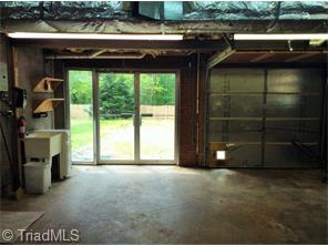 1401 Chestnut Dr, High Point, NC 27262 photo 21