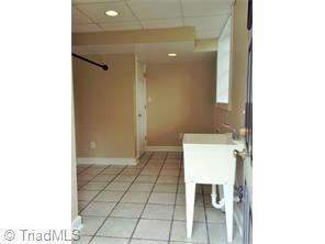 1401 Chestnut Dr, High Point, NC 27262 photo 15