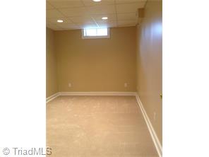 1401 Chestnut Dr, High Point, NC 27262 photo 13