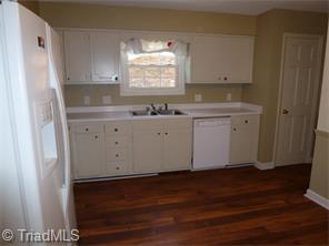 3104 Rolling Rd, High Point, NC 27265 photo 4