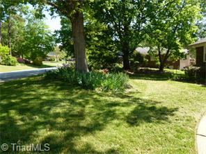 3104 Rolling Rd, High Point, NC 27265 photo 2