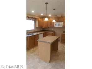 255 Dockside Ter, Denton, NC 27239 photo 8