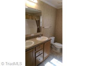 255 Dockside Ter, Denton, NC 27239 photo 10