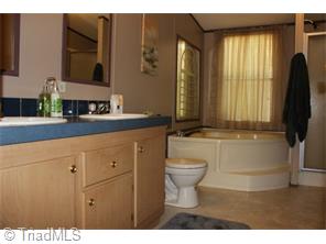 200 Chanda Ln, Madison, NC 27025 photo 9