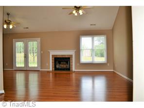 237 Winfield Dr, King, NC 27021 photo 4