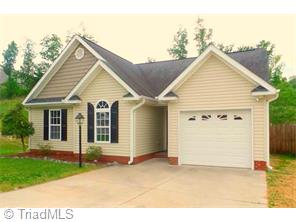 611 Three Oaks Dr, High Point, NC 27265 photo 1