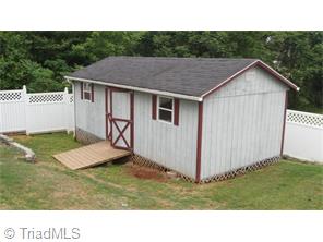 401 N 3rd Ave, Mayodan, NC 27027 photo 28