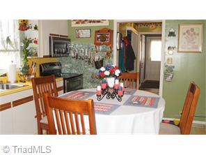 401 N 3rd Ave, Mayodan, NC 27027 photo 12