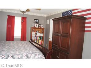 401 N 3rd Ave, Mayodan, NC 27027 photo 23