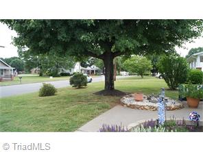 401 N 3rd Ave, Mayodan, NC 27027 photo 5