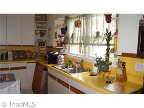 401 N 3rd Ave, Mayodan, NC 27027 photo 15