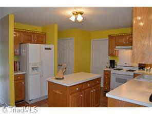 3537 Bent Trace Dr, High Point, NC 27265 photo 11